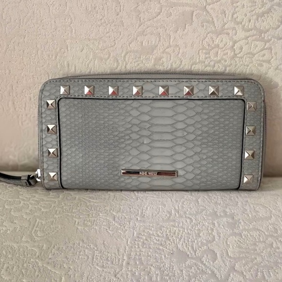 Nine West Clutch/Wallet - Picture 1 of 2